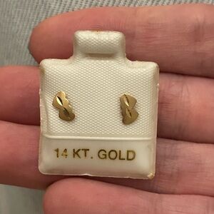 NEW vintage 14kt solid gold dainty double heart diamond cut stud earrings